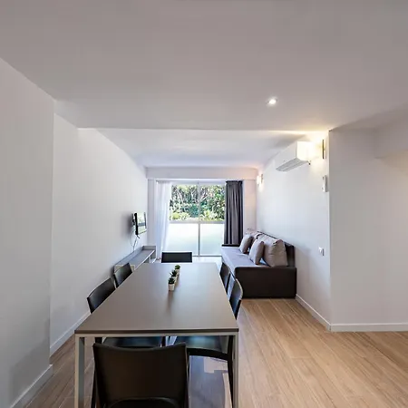 Park Family Rentalmar アパート サロウ