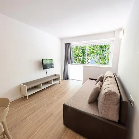 Park Family Rentalmar サロウ