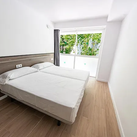 Park Family Rentalmar アパート サロウ